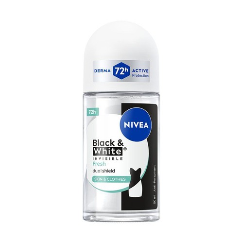 Antyperspirant NIVEA Black & White Invisible Fresh w kulce, 50 ml. Przezroczysta butelka z białą nakrętką i czarno-białą etykietą.