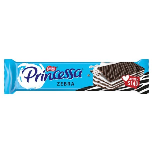 Niebieskie opakowanie wafelka Princessa Zebra z logo Nestle. Na folii znajduje się ilustracja warstwowego wafelka z ciemnymi płatkami i jasnym nadzieniem, częściowo oblany białym kremem. Tło opakowania ma czarno-białe paski.