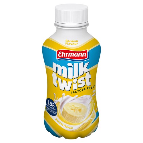 Butelka Ehrmann Milk Twist o smaku bananowym, bez laktozy. Na etykiecie grafika banana w mleku. Zawiera 198 kcal.