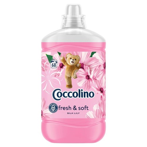 Różowy płyn do płukania Coccolino Fresh & Soft Jedwabna Lilia. Na etykiecie miś i kwiaty. Opakowanie na 68 prań.