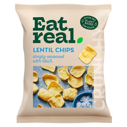 Paczka chipsów z soczewicy Eat Real, solonych. Produkt jest wegański i bezglutenowy. Na opakowaniu znajduje się grafika przedstawiająca rozsypane chipsy z soczewicy oraz miseczkę z kryształkami soli.