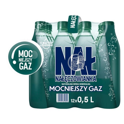 Zgrzewka naturalnej wody mineralnej Nałęczowianka Mocniejszy Gaz. Zawiera 12 butelek, każda o pojemności 0,5 litra (500 ml). Butelki są przezroczyste z zielonymi zakrętkami i etykietami, na których widnieje logo marki i informacja o mocnym gazie.
