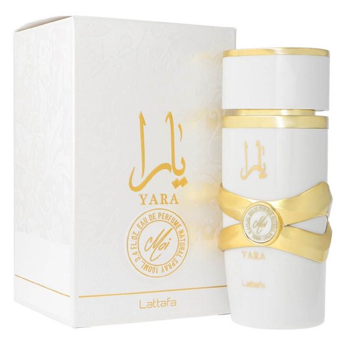 Zestaw perfum Lattafa Yara 100ml. Biała butelka ze złotym korkiem, ozdobnym paskiem i napisem "Yara". Białe pudełko z delikatnym wzorem, złotymi napisami i informacją o pojemności.