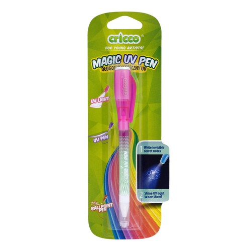 Różowy długopis Cricco Magic UV Pen w zielonym blistrze z tęczowymi paskami. Produkt dla młodych artystów, łączący długopis kulkowy z funkcją pisania niewidzialnym atramentem UV oraz lampą UV do jego odczytywania. Idealny do tajnych notatek.