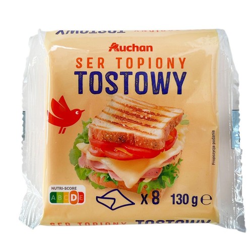 Opakowanie sera topionego tostowego Auchan. Zawiera 8 plastrów, masa netto 130 gramów.