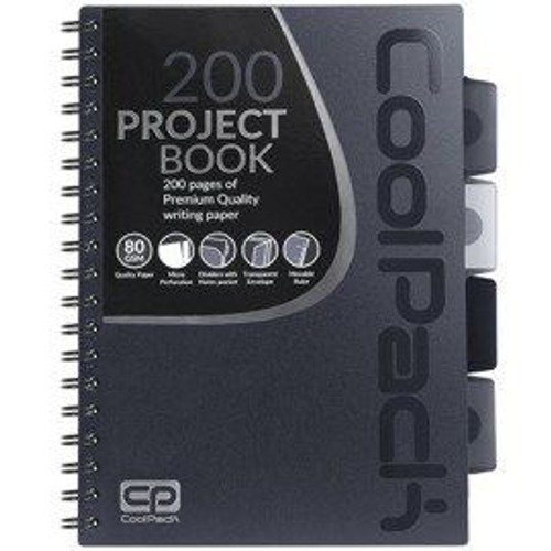 Ciemnoszary notatnik CoolPack Project Book z 200 stronami wysokiej jakości papieru o gramaturze 80 GSM. Posiada spiralne wiązanie, mikroperforację, przekładki z przezroczystą kieszenią, kopertę i ruchomą linijkę.