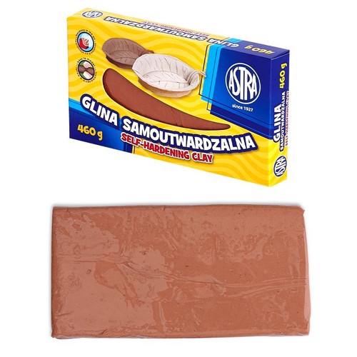 Opakowanie gliny samoutwardzalnej ASTRA 460g w kolorze żółto-niebieskim oraz brązowa glina w folii.