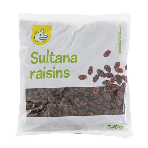 Opakowanie 500 gramów rodzynek sułtanek. Przezroczysta folia ukazuje ciemnobrązowe rodzynki. Na białym tle etykiety widnieje zielony napis "Sultana raisins" oraz żółte logo z kciukiem w górę.