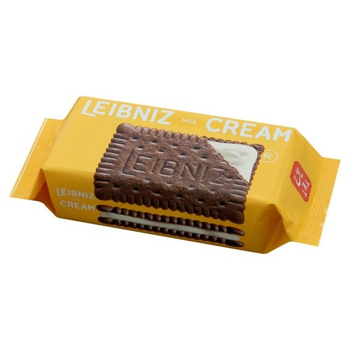 Żółte opakowanie herbatników Leibniz Milk Cream. Na opakowaniu grafika ciemnych herbatników z białym kremem mlecznym.