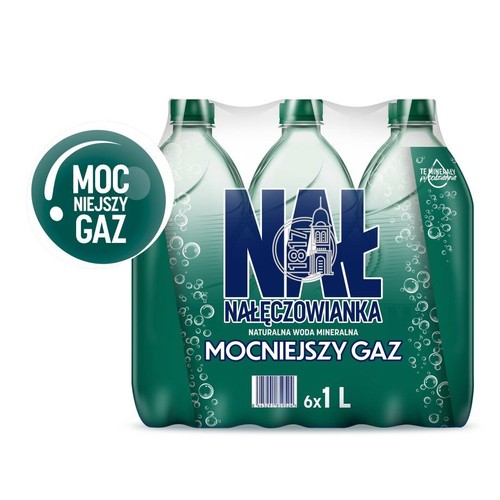 Opakowanie zbiorcze wody mineralnej Nałęczowianka z mocniejszym gazem. Zawiera 6 zielonych, plastikowych butelek, każda o pojemności 1 litra. Etykieta z dużym napisem 'Nałęczowianka' i grafiką bąbelków.